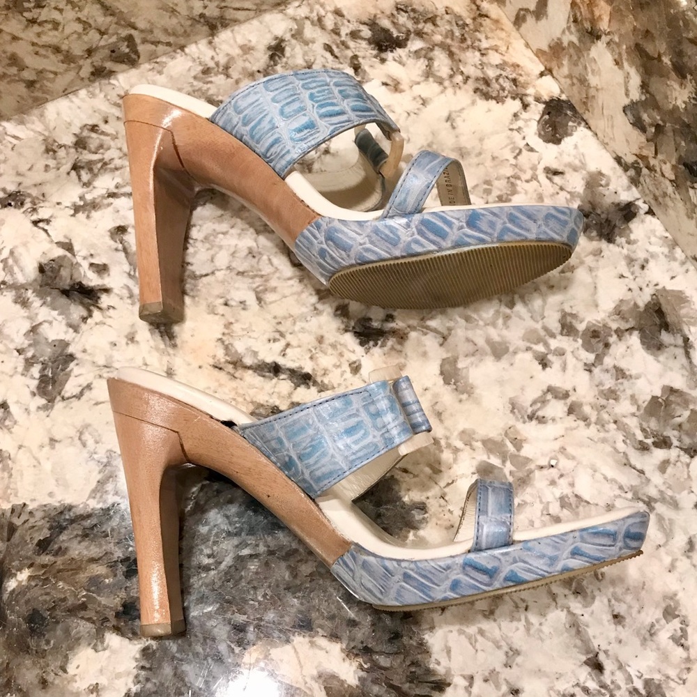 Vintage BCBG MAX AZRIA Baby Blue Sandals - Picture 6 of 15